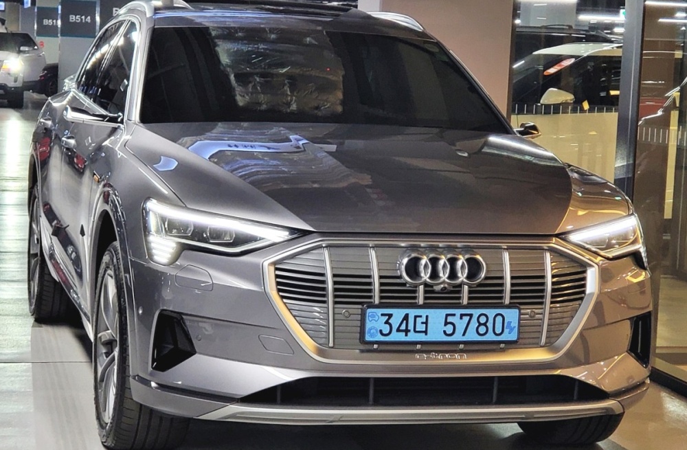 Audi e-tron