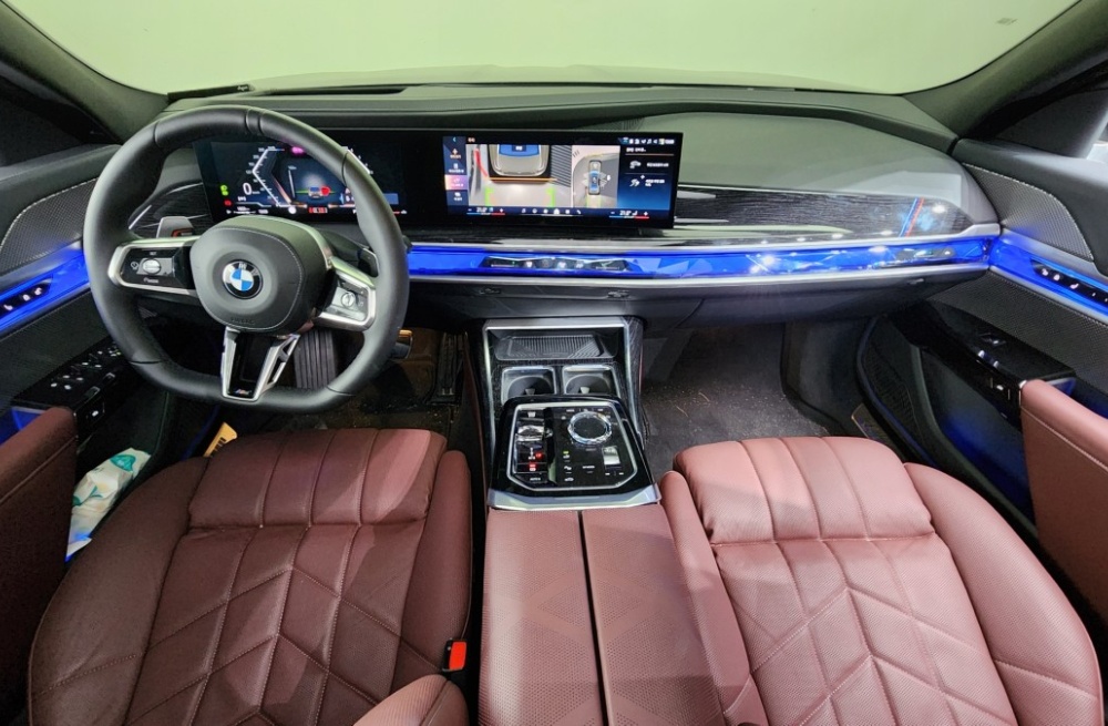 BMW 7 Series (G70)