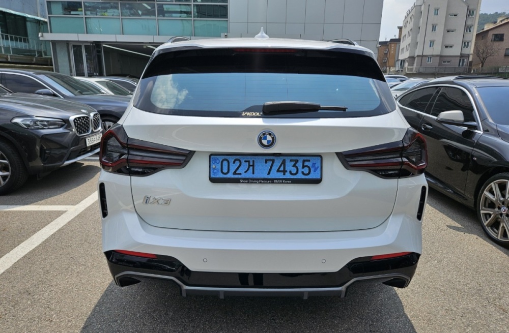 BMW iX3