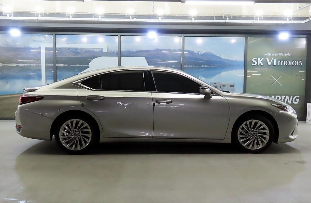 Lexus ES300h 7th generation