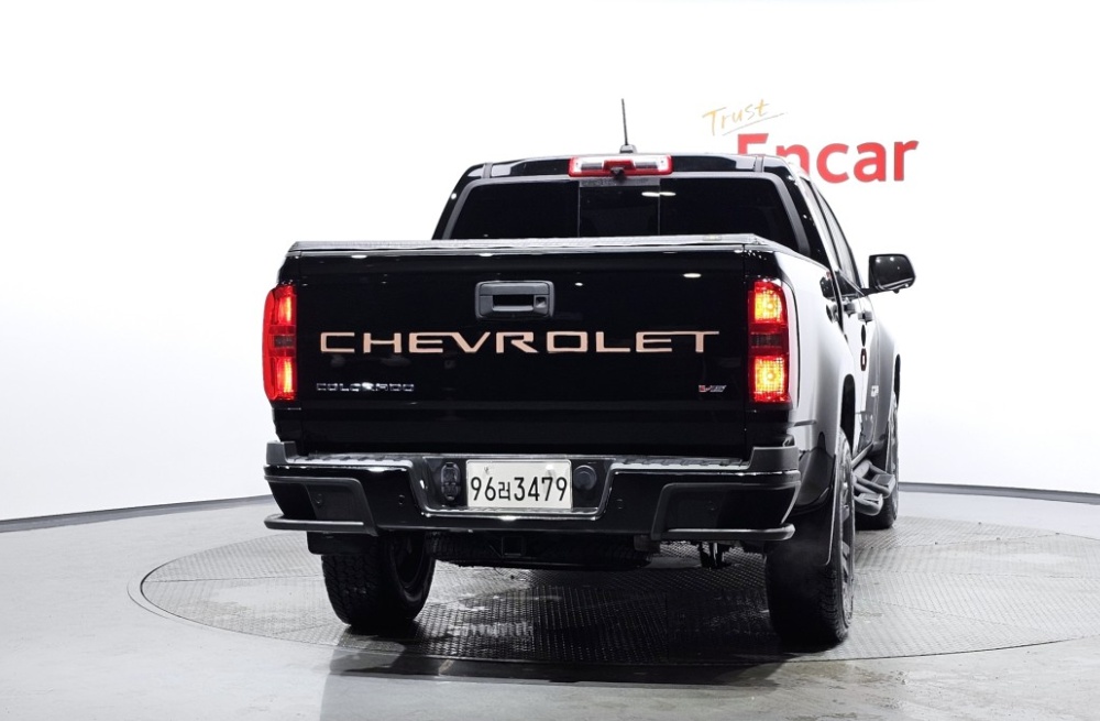 Chevrolet (GM Daewoo) real new colorado