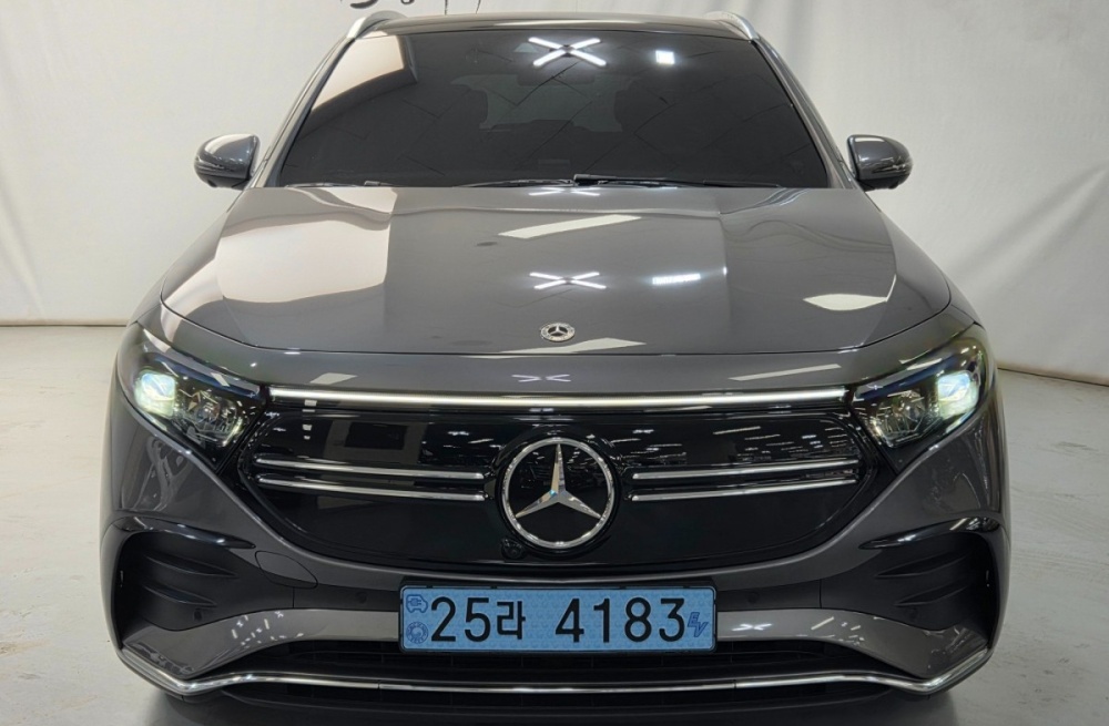 Mercedes-Benz EQA-H243
