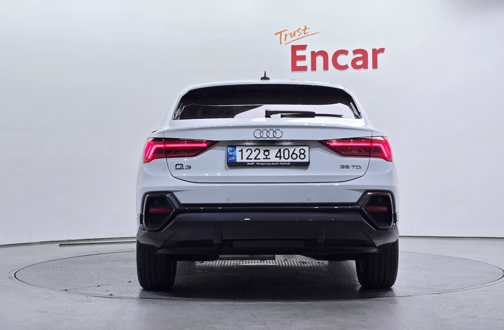 Audi Q3 (F3)