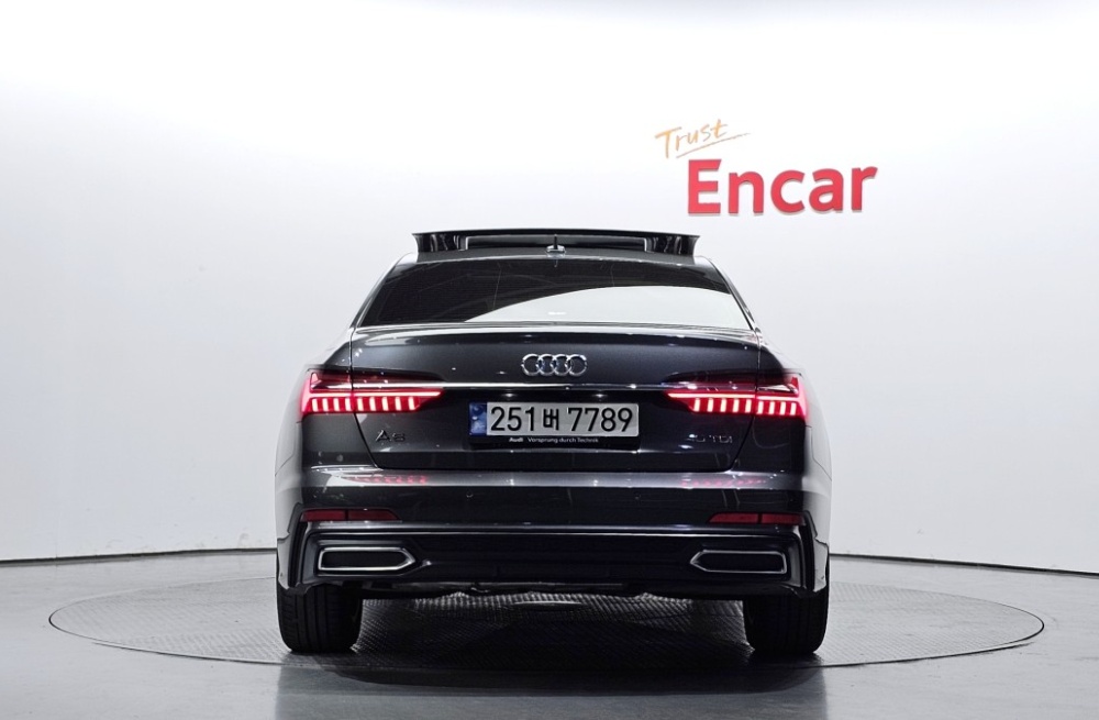 Audi A6 (C8)