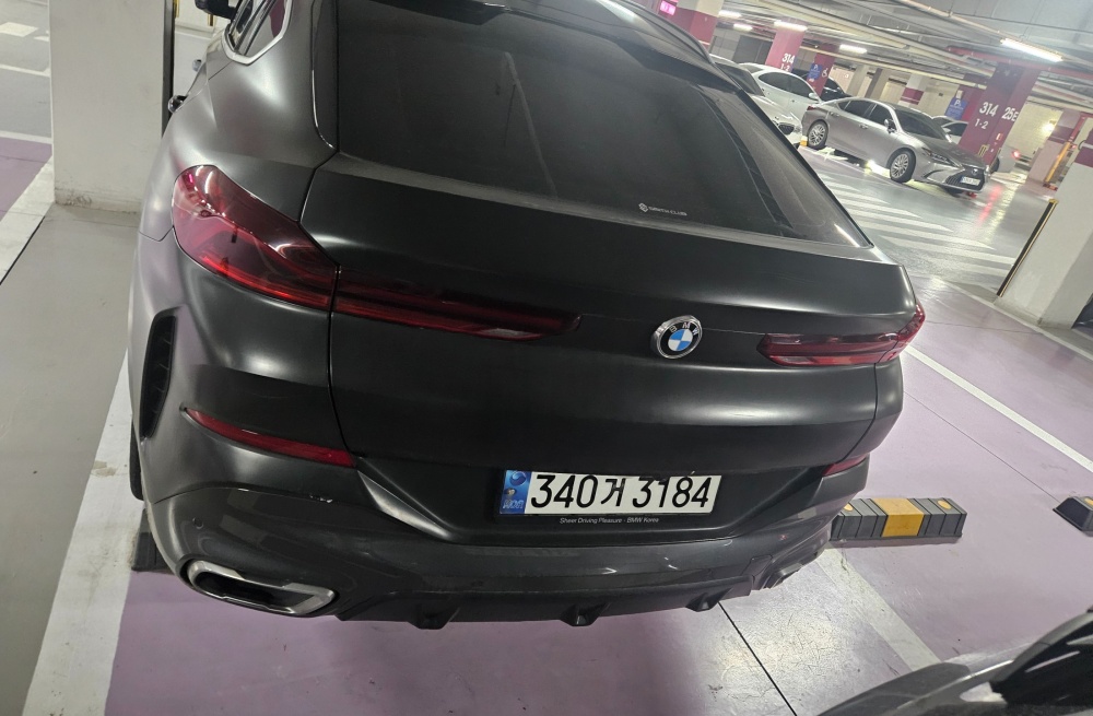 BMW X6 (G06)