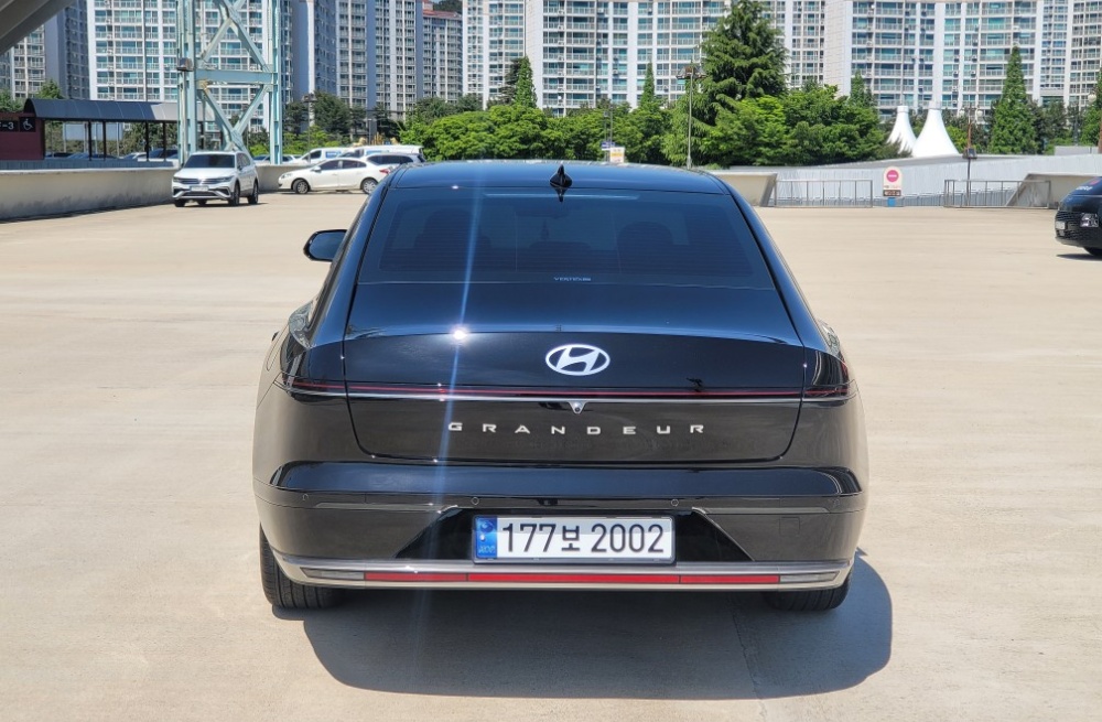 Hyundai Grandeur (GN7)