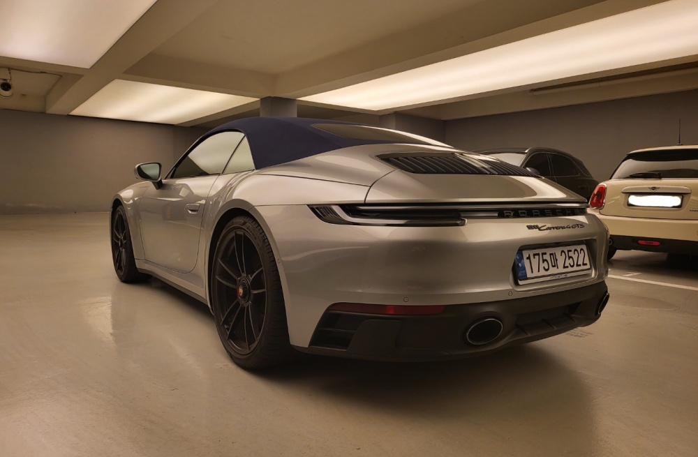 Porsche 911 (992)