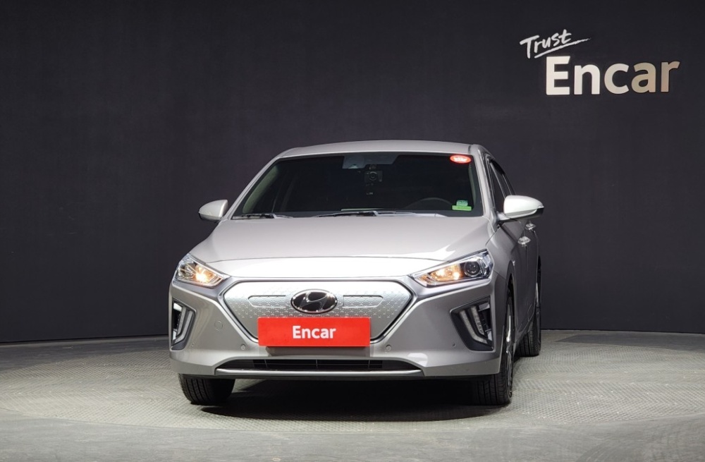 Hyundai The new Ioniq electric