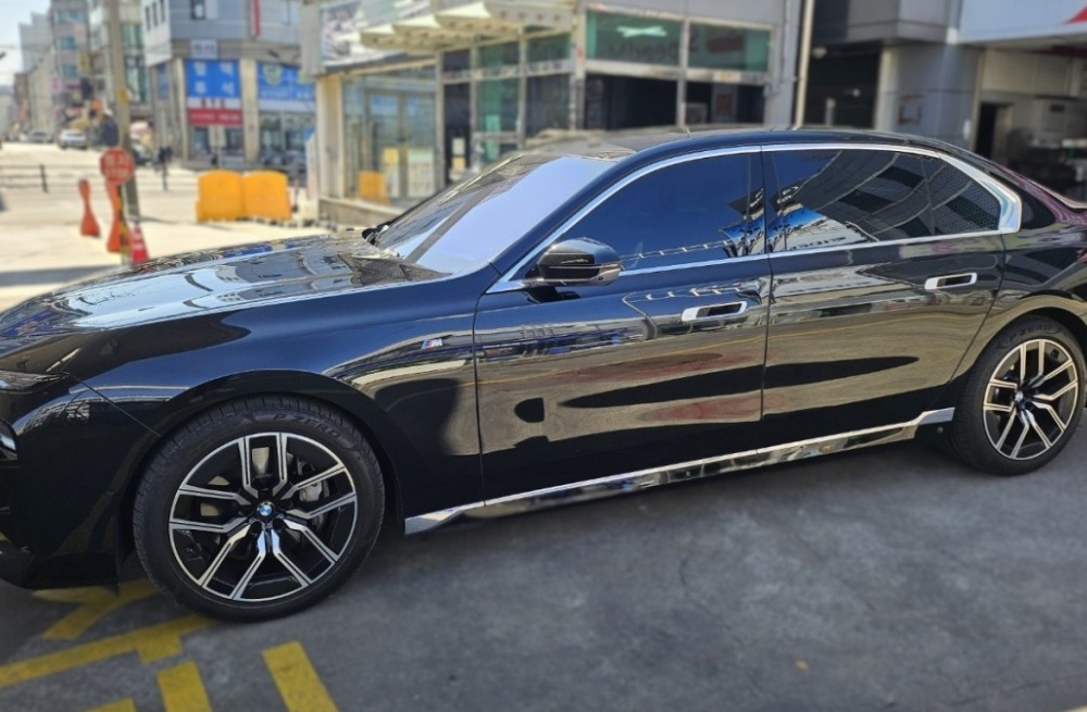 BMW 7 Series (G70)