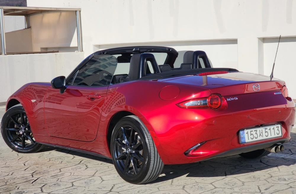 Mazda MX-5 MIATA