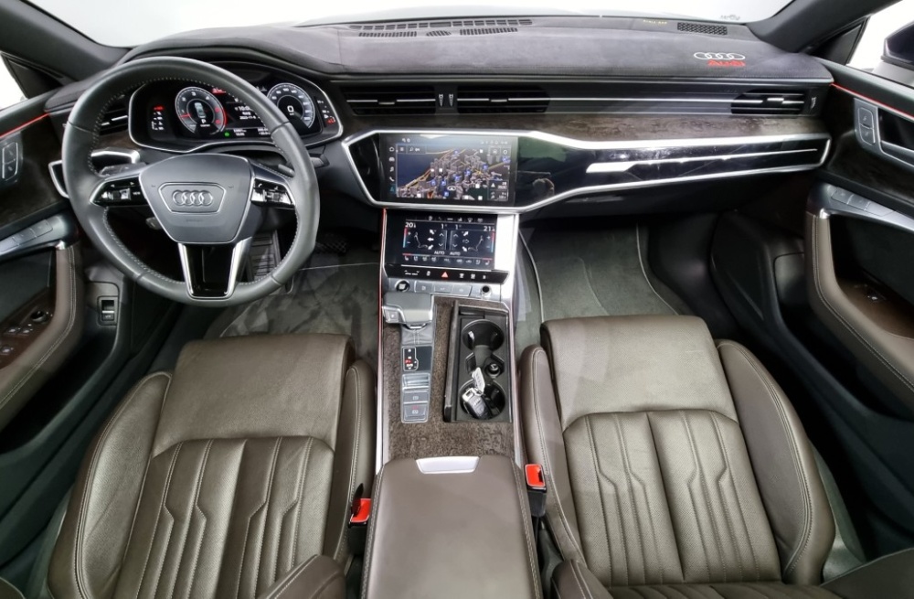 Audi A7 (4K)