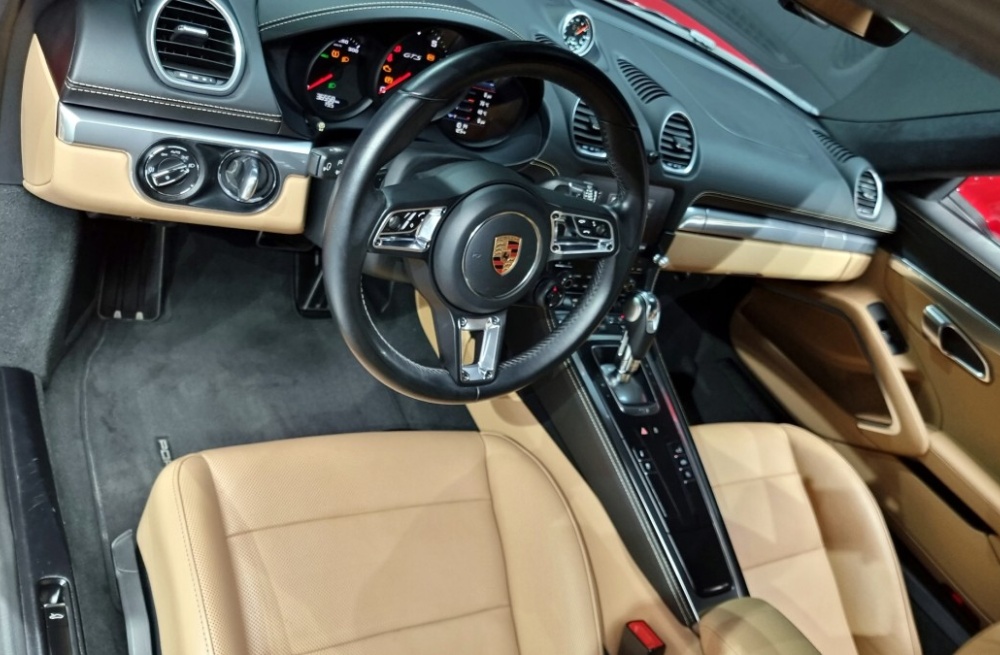 Porsche 718 Cayman
