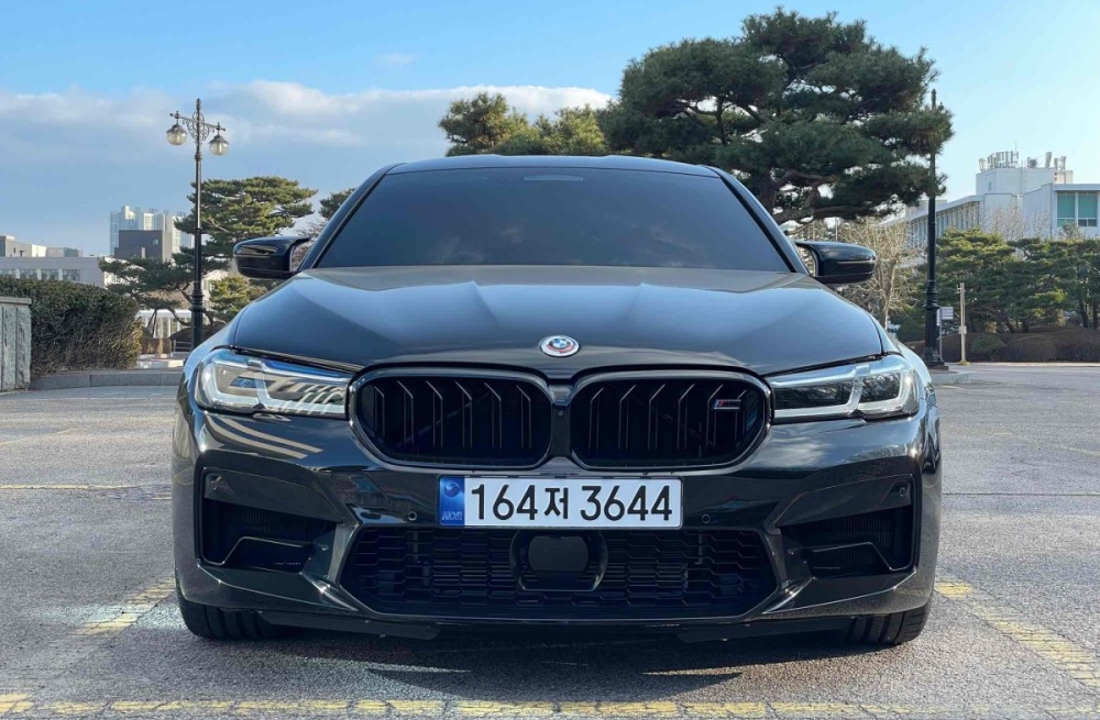 BMW M5 (F90)