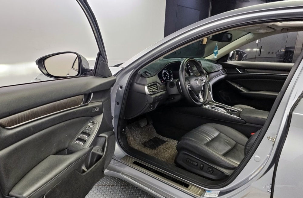 Honda Accord 10th Gen