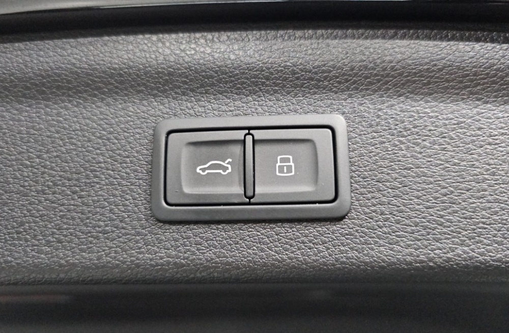 Audi Q3 (F3)