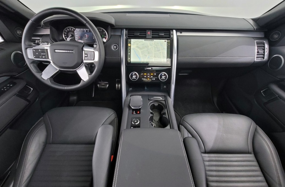 Land rover discovery 5