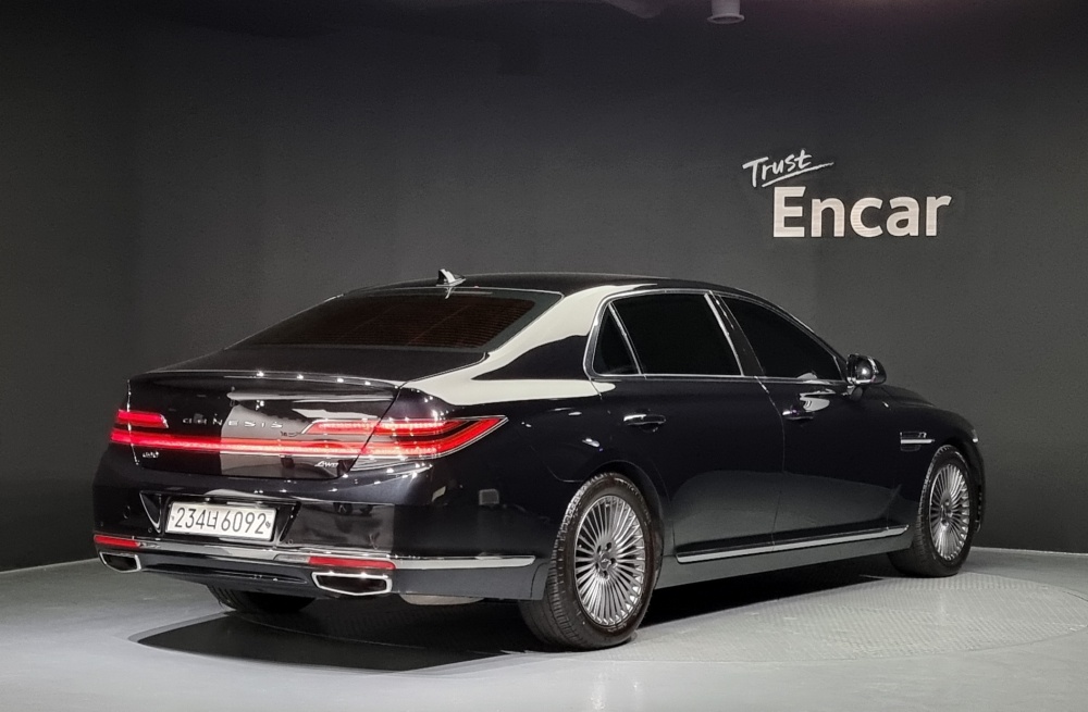 Genesis G90