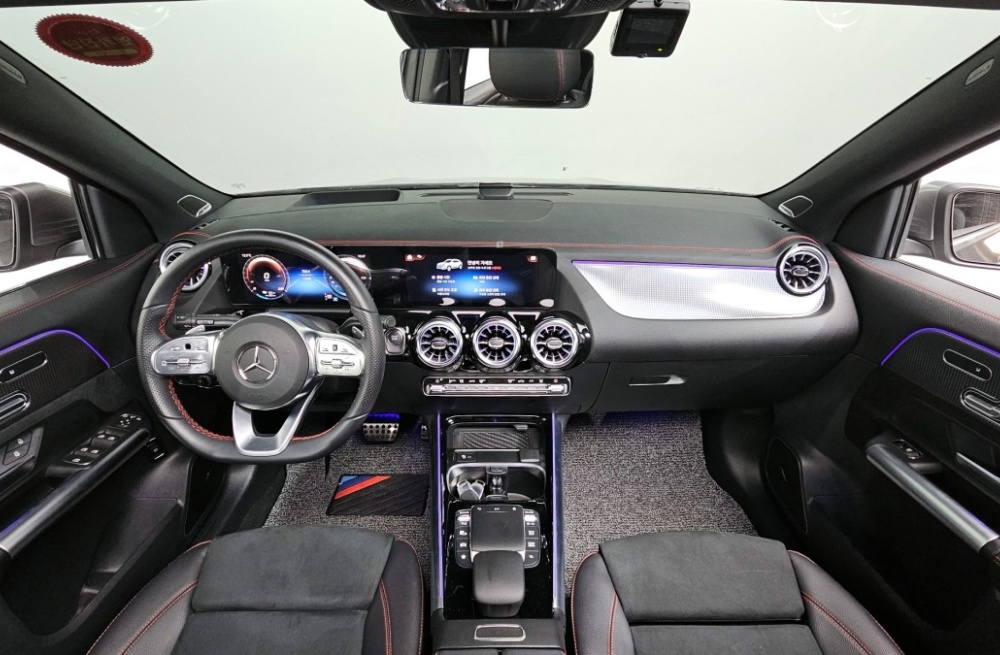 Mercedes-Benz EQA-H243