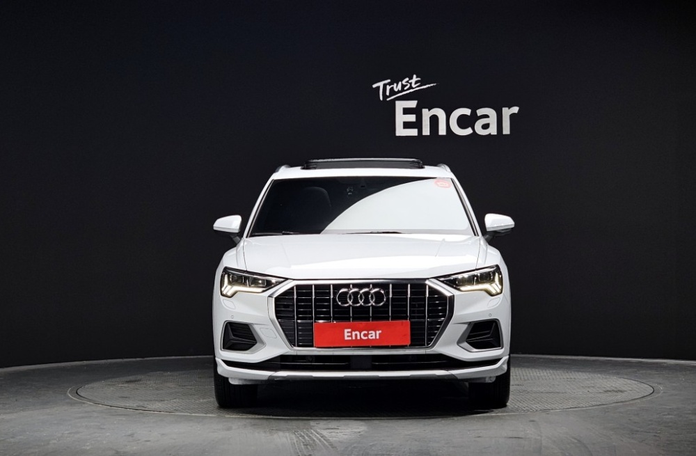 Audi Q3 (F3)