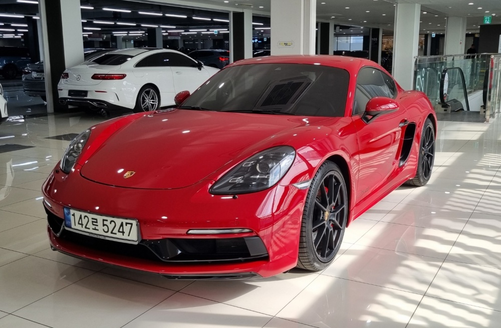 Porsche 718 Cayman