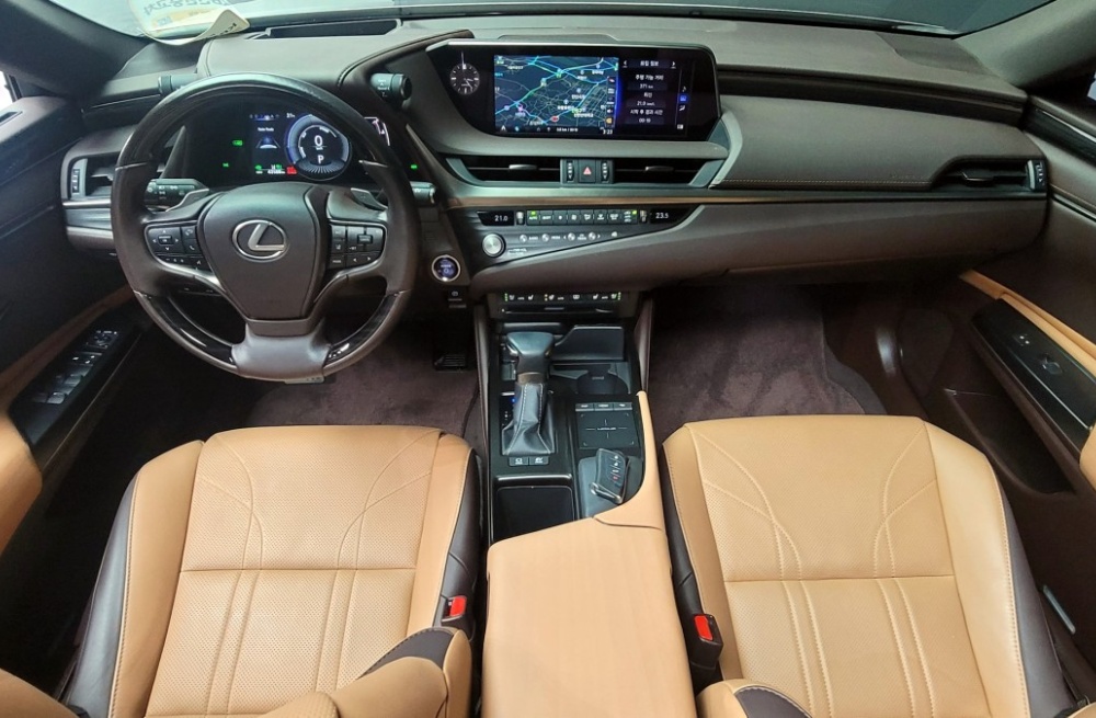 Lexus ES300h 7th generation