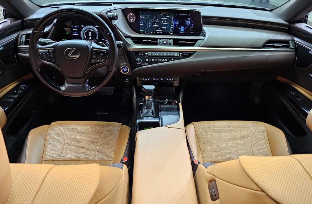 Lexus ES300h 7th generation