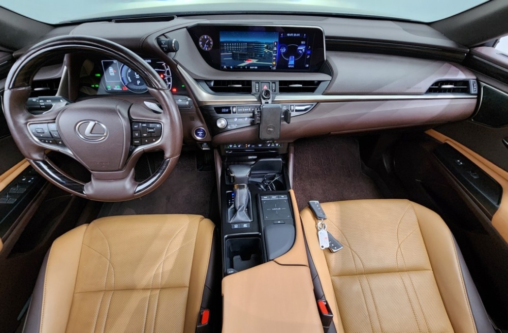 Lexus ES300h 7th generation