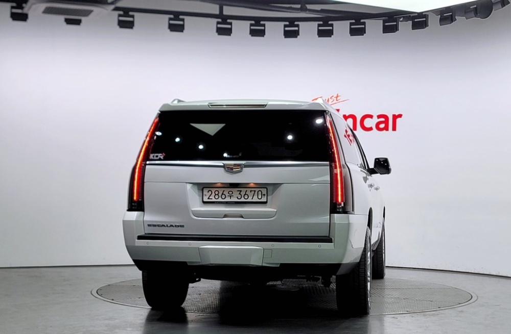 Cadillac escalade