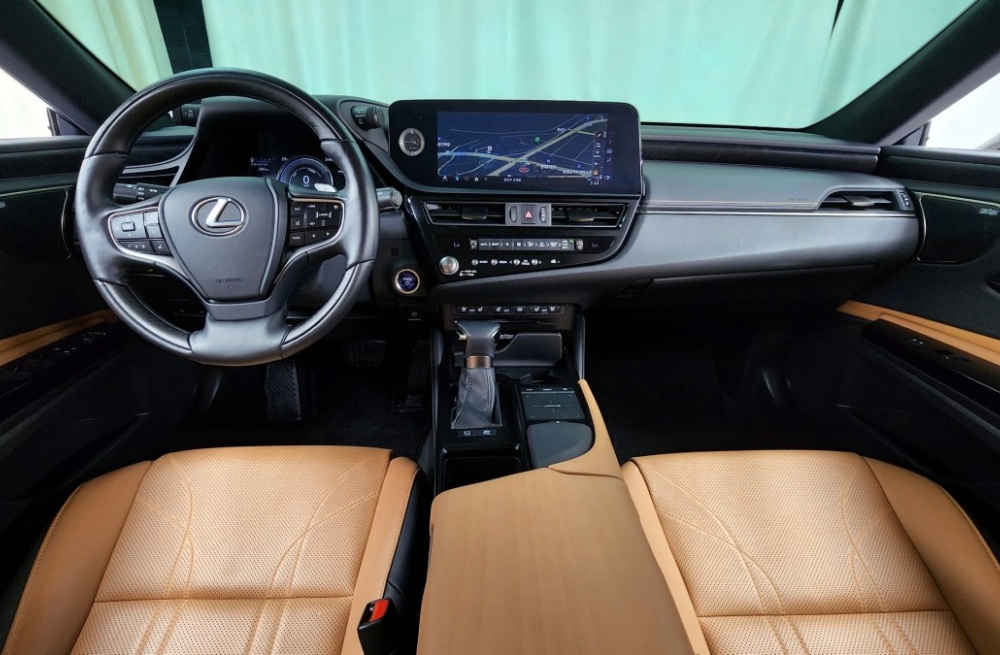 Lexus ES300h 7th generation