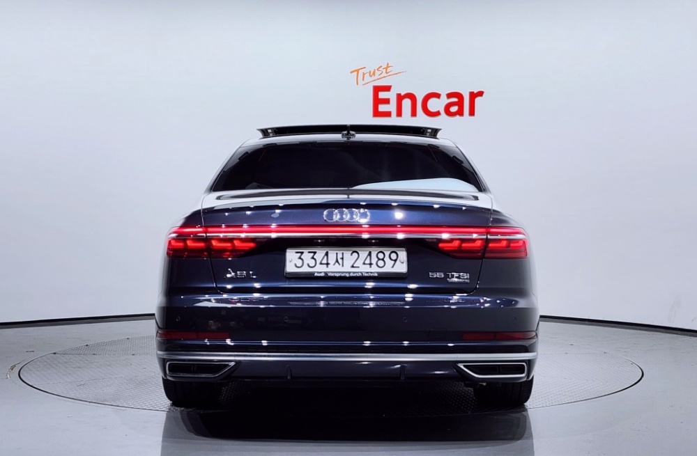 Audi A8 (D5)