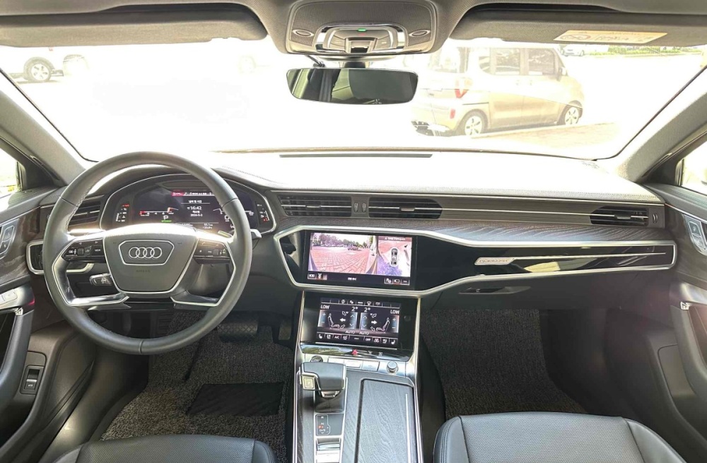 Audi A6 (C8)