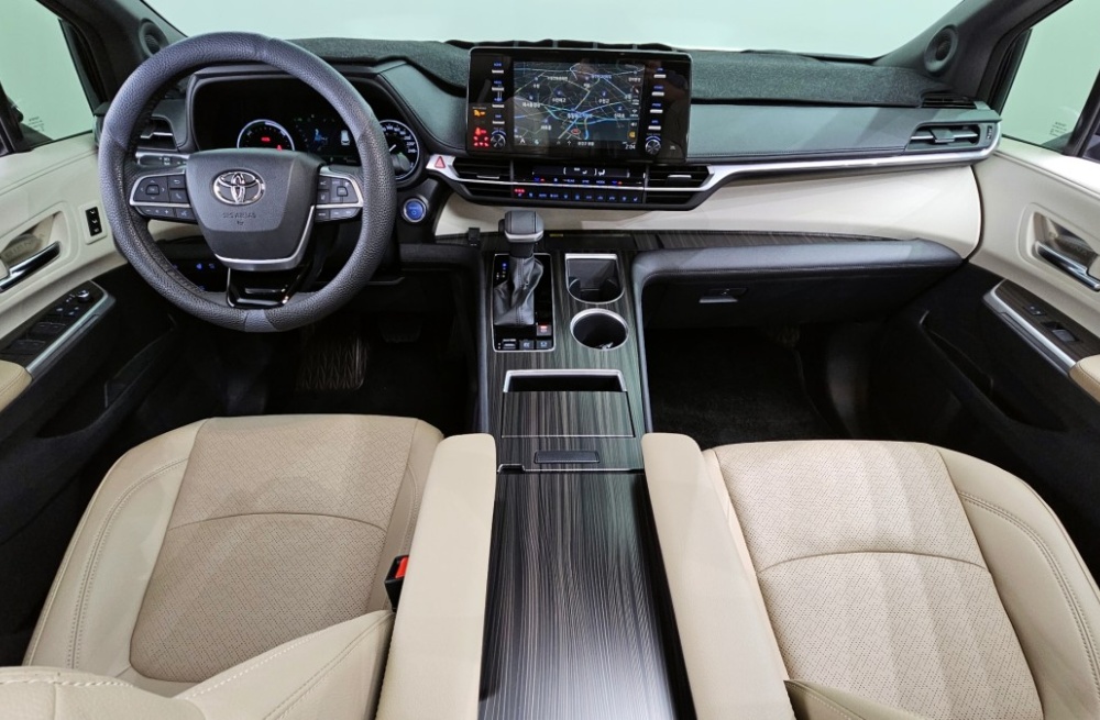 Toyota Sienna 4th generation
