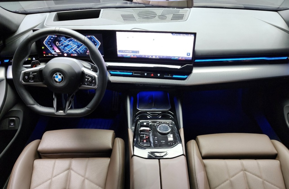 BMW 5 Series (G60)