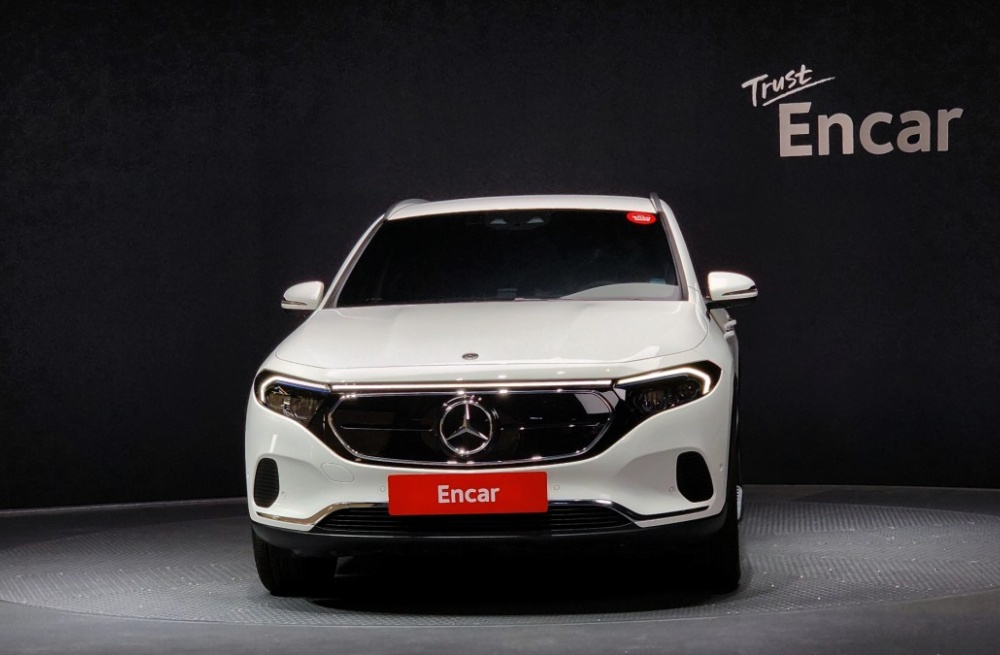 Mercedes-Benz EQA-H243