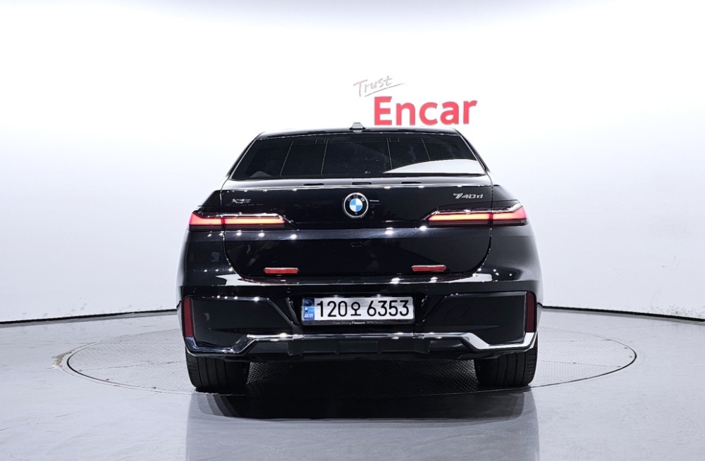 BMW 7 Series (G70)