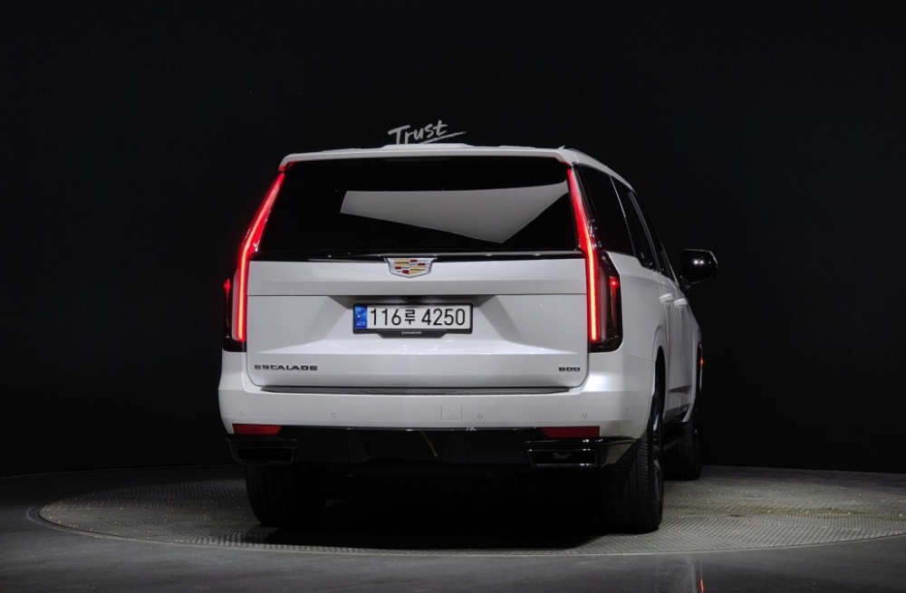 Cadillac Escalade 5th Gen