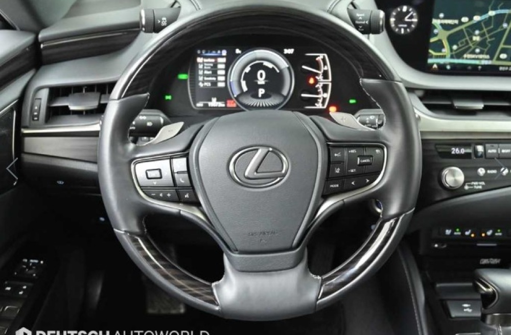 Lexus ES300h 7th generation