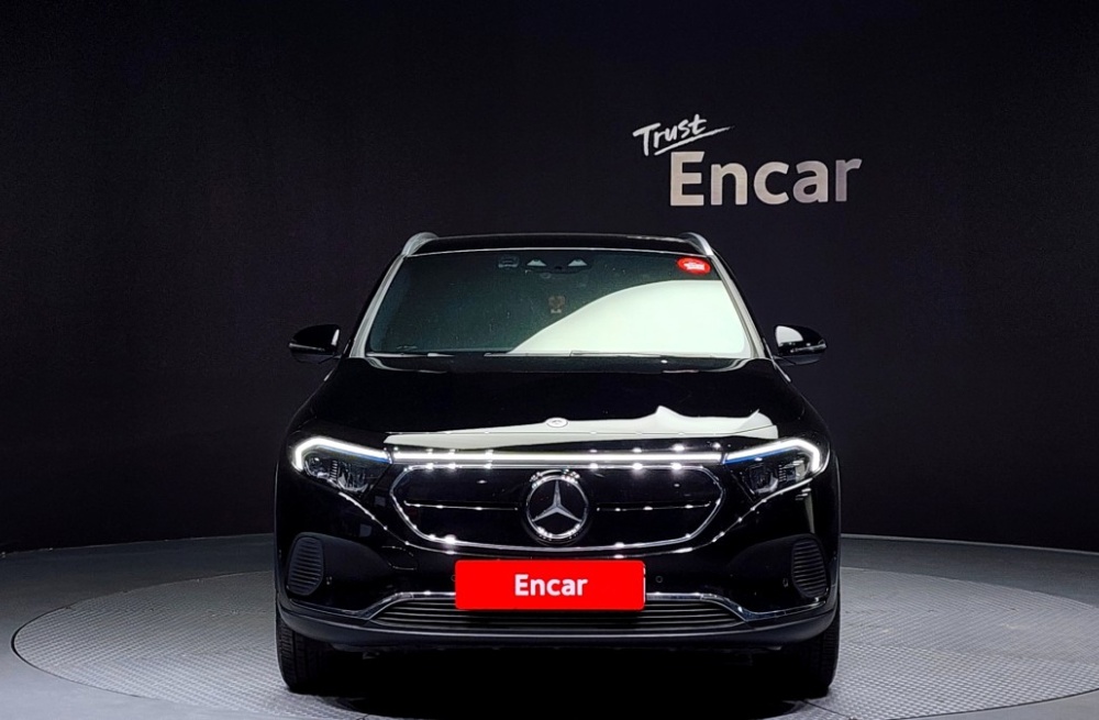 Mercedes-Benz EQA-H243