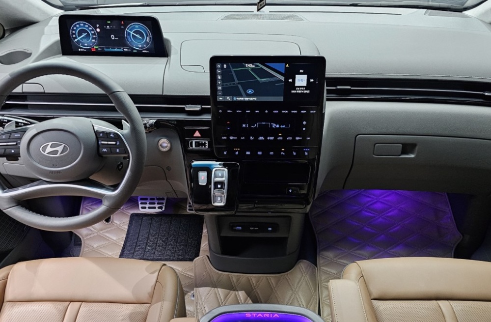Hyundai Staria