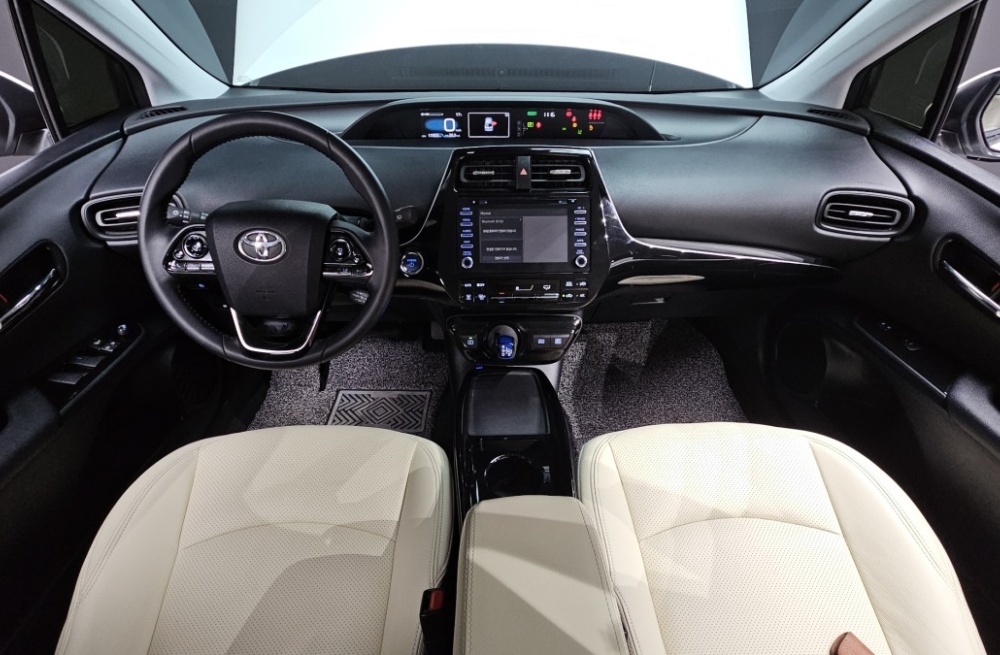 Toyota Prius 4th generation