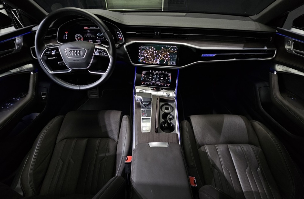 Audi A7 (4K)