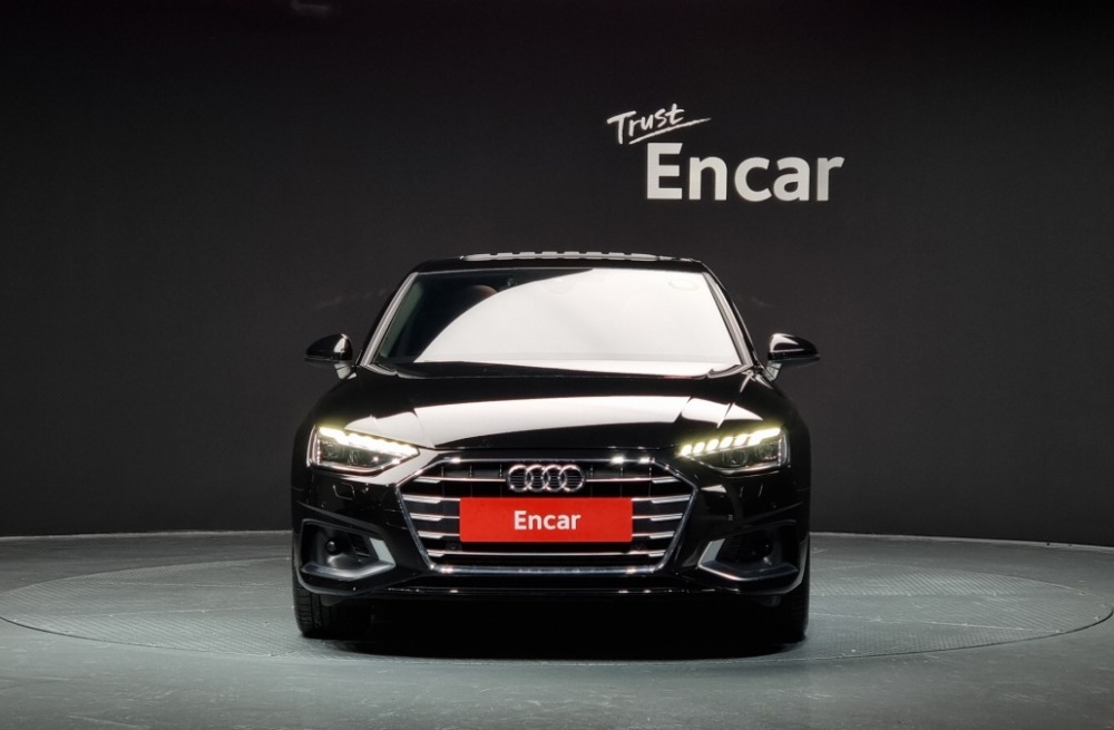 Audi A4 (B9)