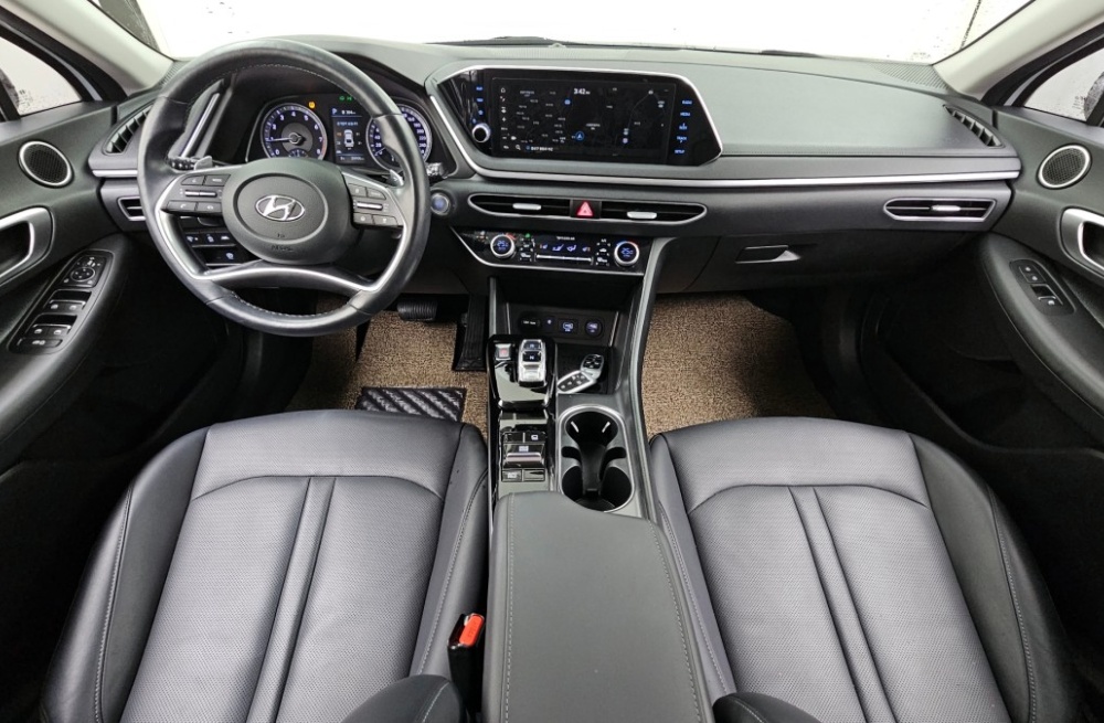 Hyundai Sonata (DN8)