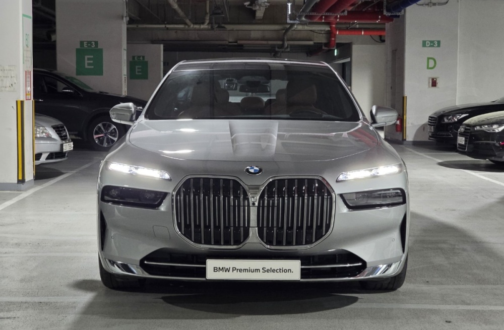 BMW 7 Series (G70)