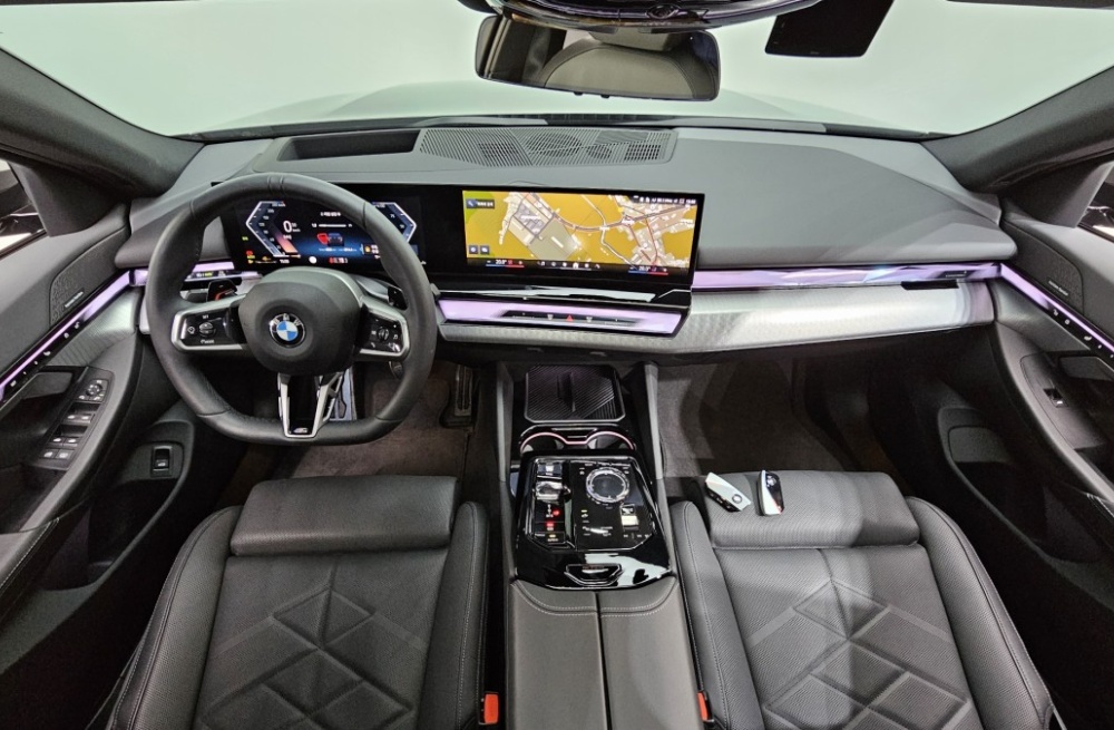 BMW 5 Series (G60)