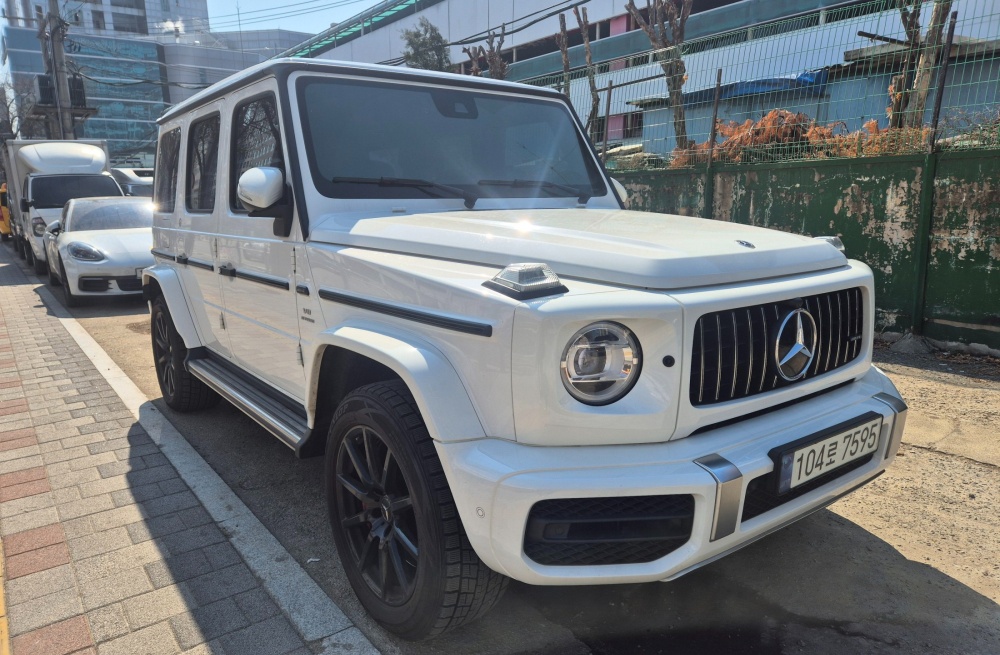 Mercedes-Benz G-Class W463b