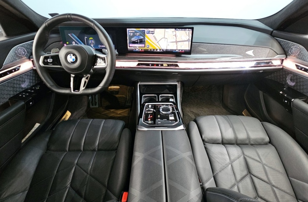 BMW 7 Series (G70)