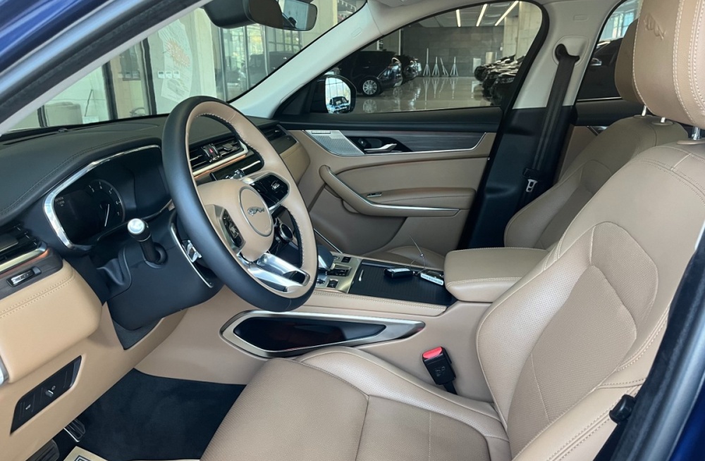 Jaguar F-PACE