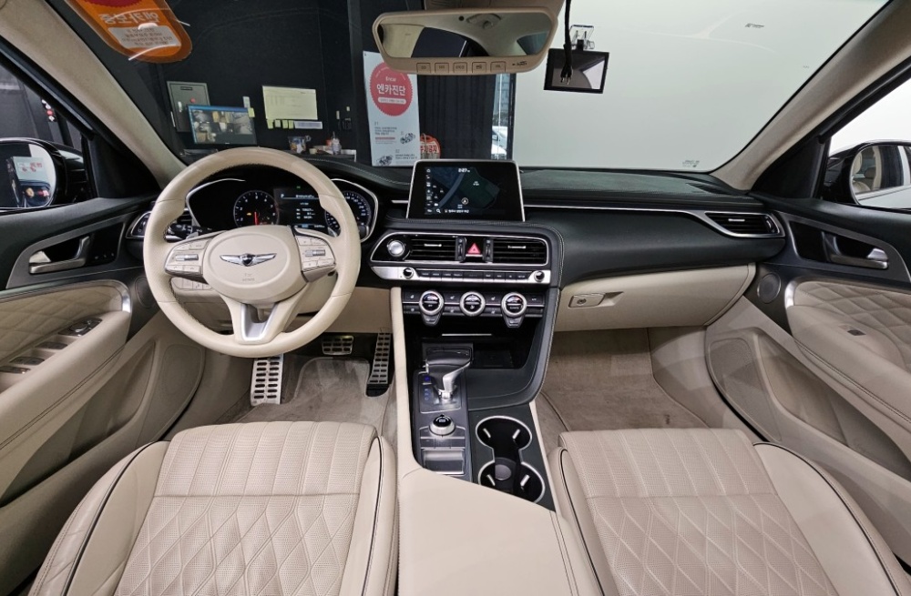 Genesis G70