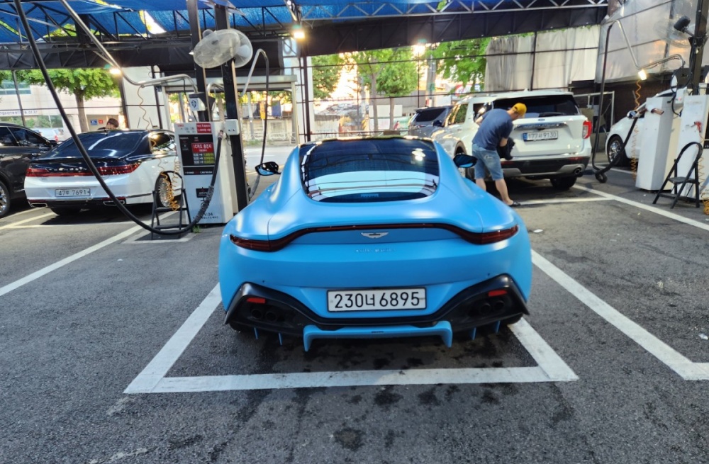 Aston martin Vantage 2nd generation